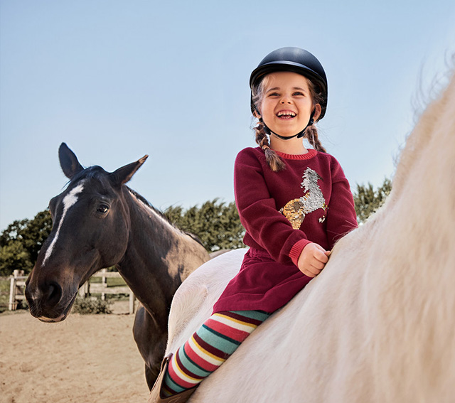 Badtextilien, Beauty-Accessoires & Möbel 