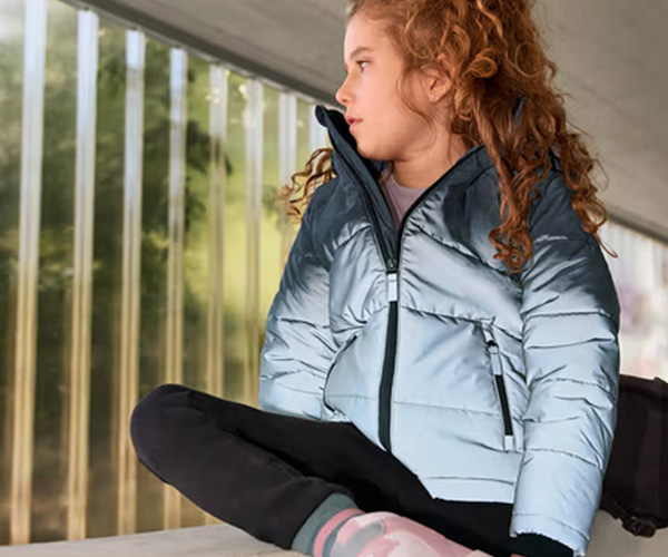 Badtextilien, Beauty-Accessoires & Möbel 