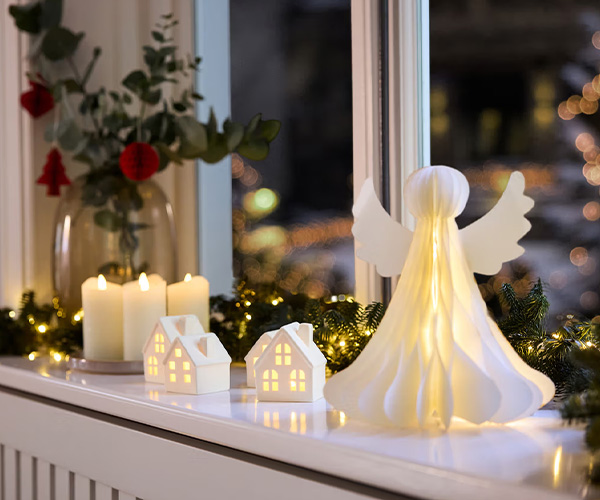 Badtextilien, Beauty-Accessoires & Möbel 