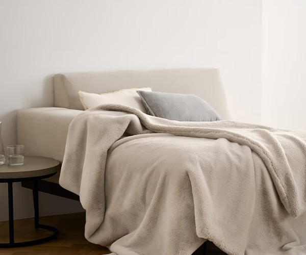 Badtextilien, Beauty-Accessoires & Möbel 