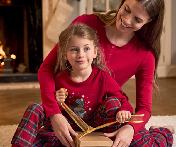 Badtextilien, Beauty-Accessoires & Möbel 