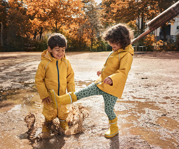 Badtextilien, Beauty-Accessoires & Möbel 