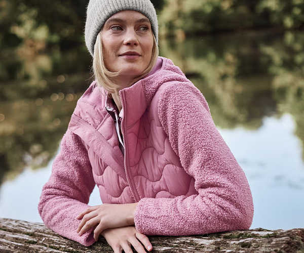 Badtextilien, Beauty-Accessoires & Möbel 