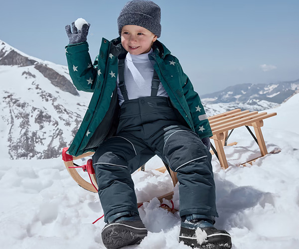 Badtextilien, Beauty-Accessoires & Möbel 