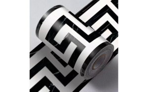 Plinta autoadeziva pentru pardoseala sau