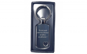 Breloc personalizat cu inima decupata