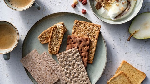 biscottes sur une assiette