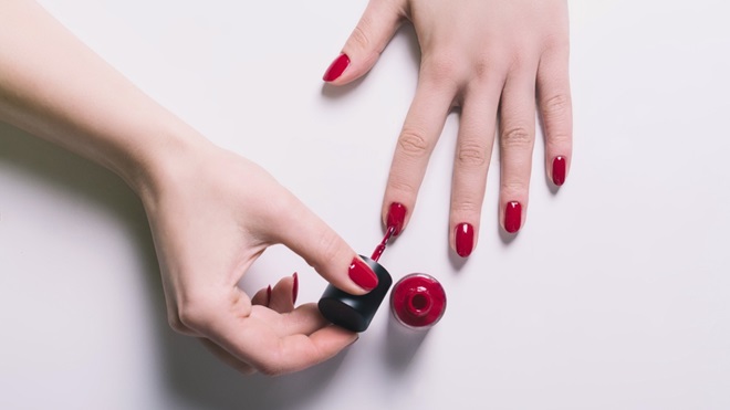 Vernis à ongles rouges