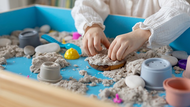 jeux enfants avec sable