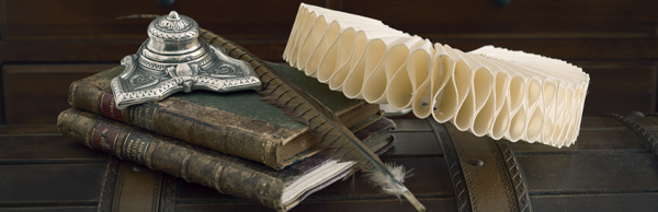 Shakespeare-Kragen und alte Bücher