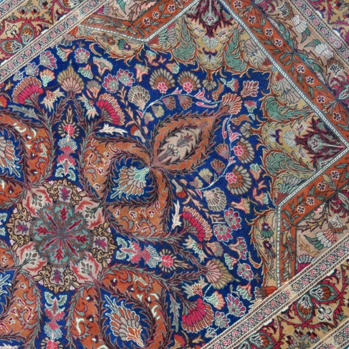 Antique Carpets & Rugs