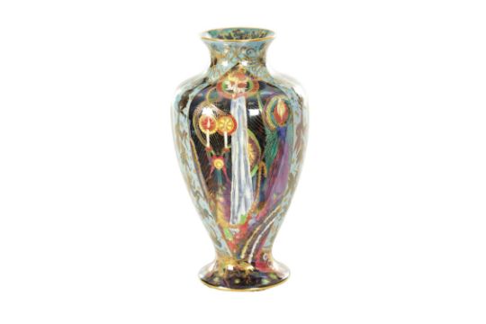 A GOOD EARLY 20TH CENTURY WEDGWOOD FAIRYLAND VASE