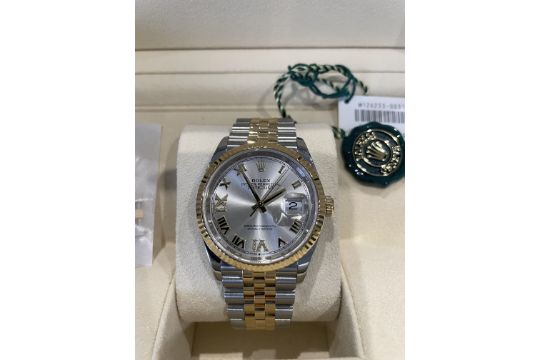 Rolex DateJust 36mm - Silver dial with factory diamonds