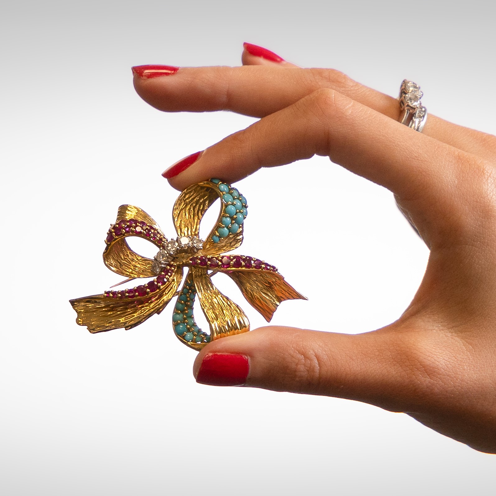 Antique & Contemporary Designer Jewellery