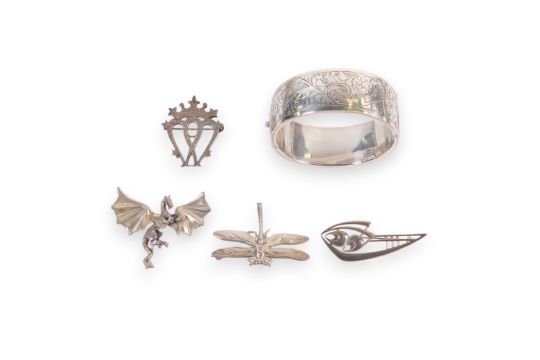 Hallmarked Silver Bangles & 4 x .925 Silver Brooches