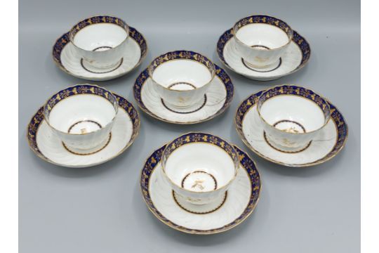 A set of six Worcester tea bowls & saucers