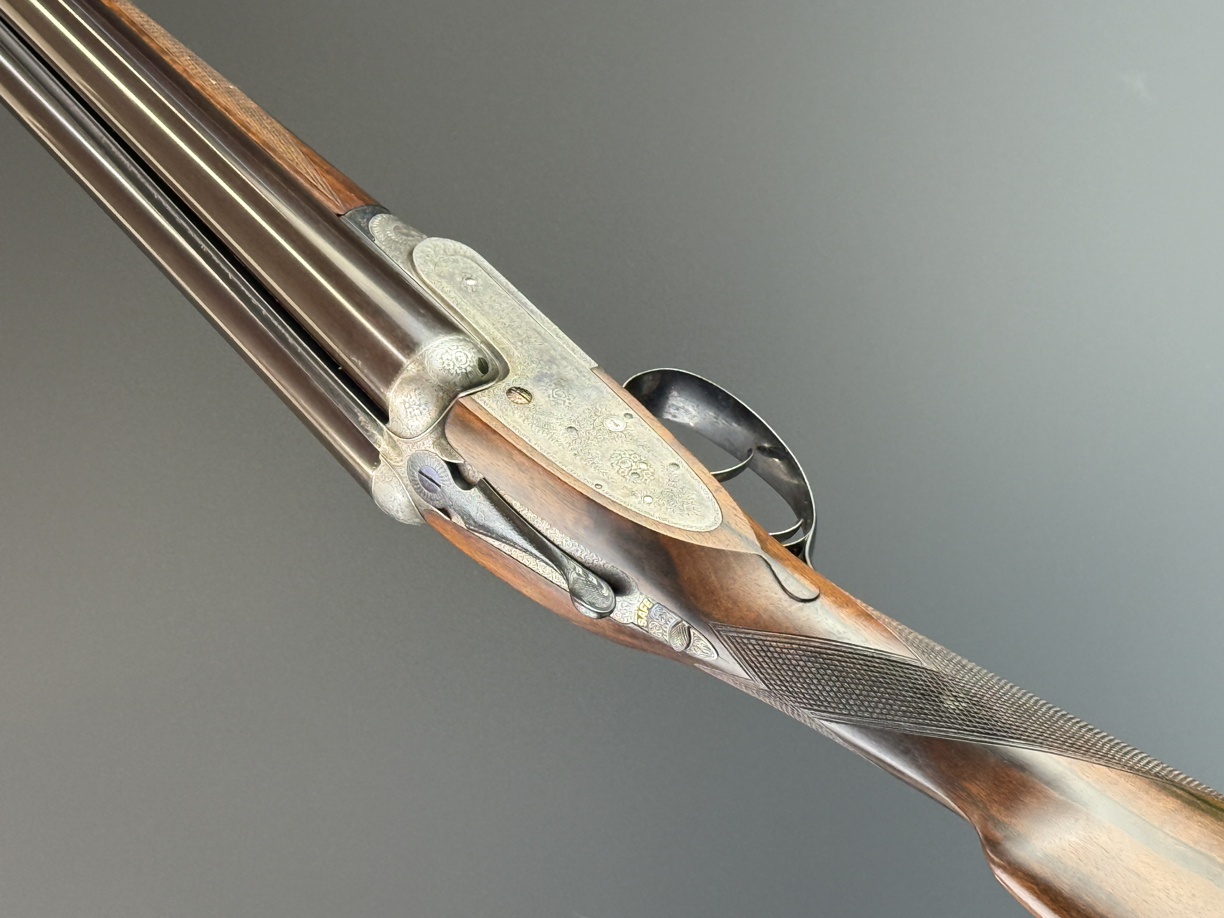 Guns & Weapons, Medals & Militaria & Ceramics & Glass