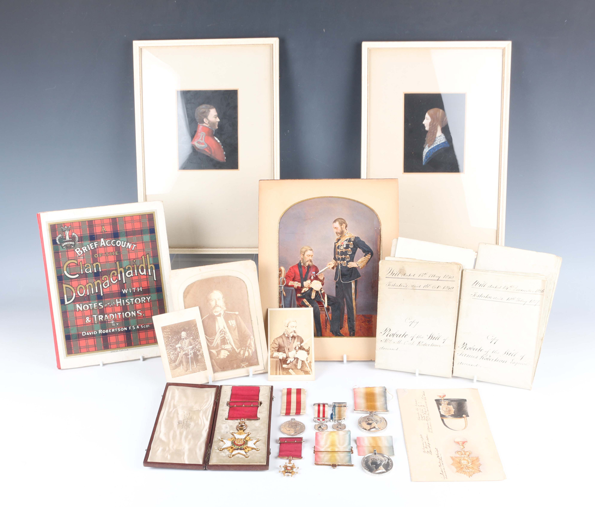 Edged Weapons & Firearms. Militaria, Medals & Awards.