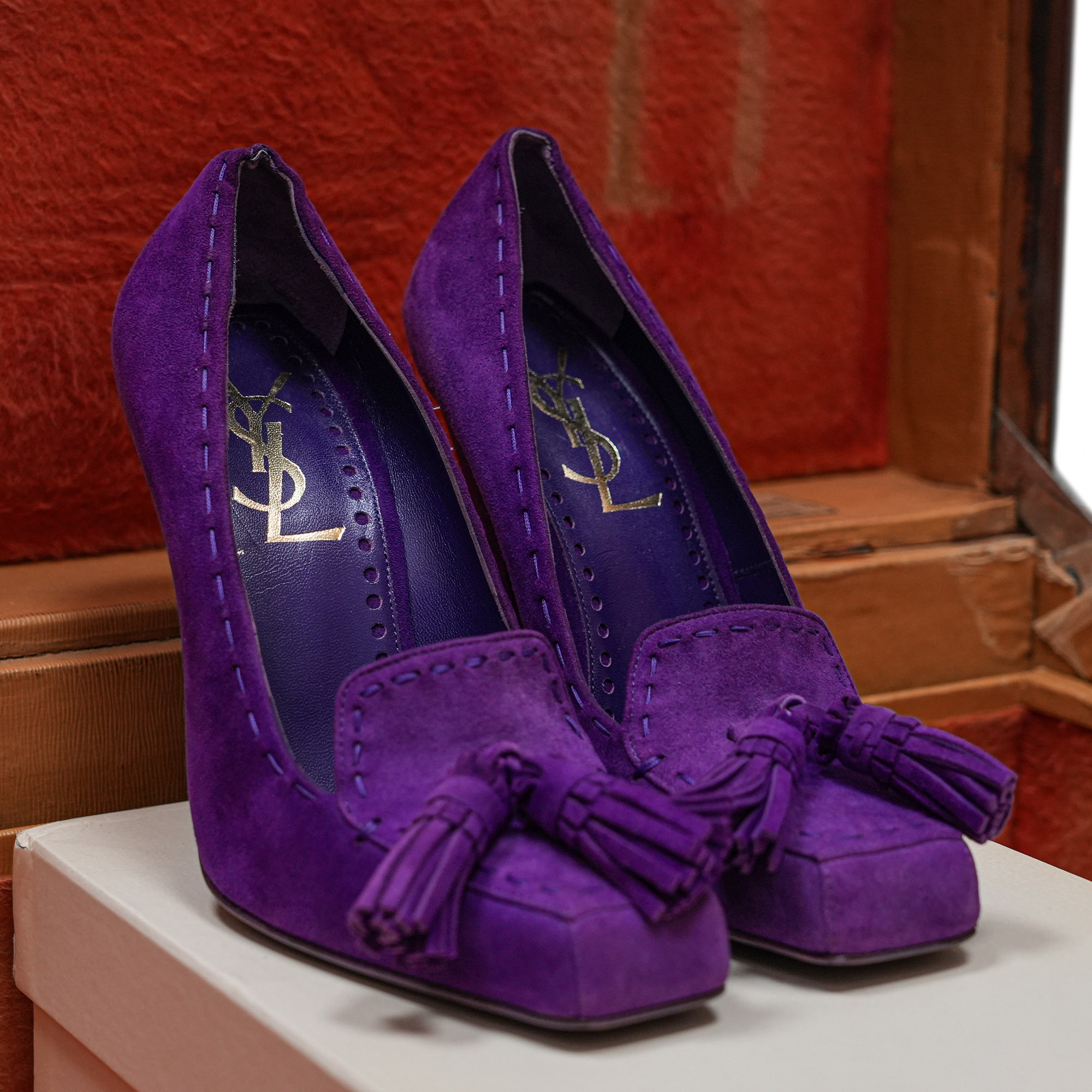 Vintage & Antique Luxury Fashion