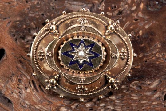 A Victorian Grand Period Etruscan Revival brooch
