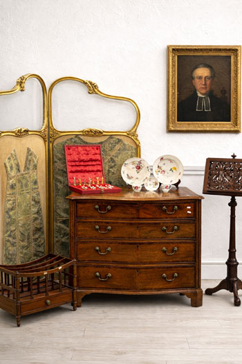 Fine Sale of selected Art & Antiques, Jewellery & More