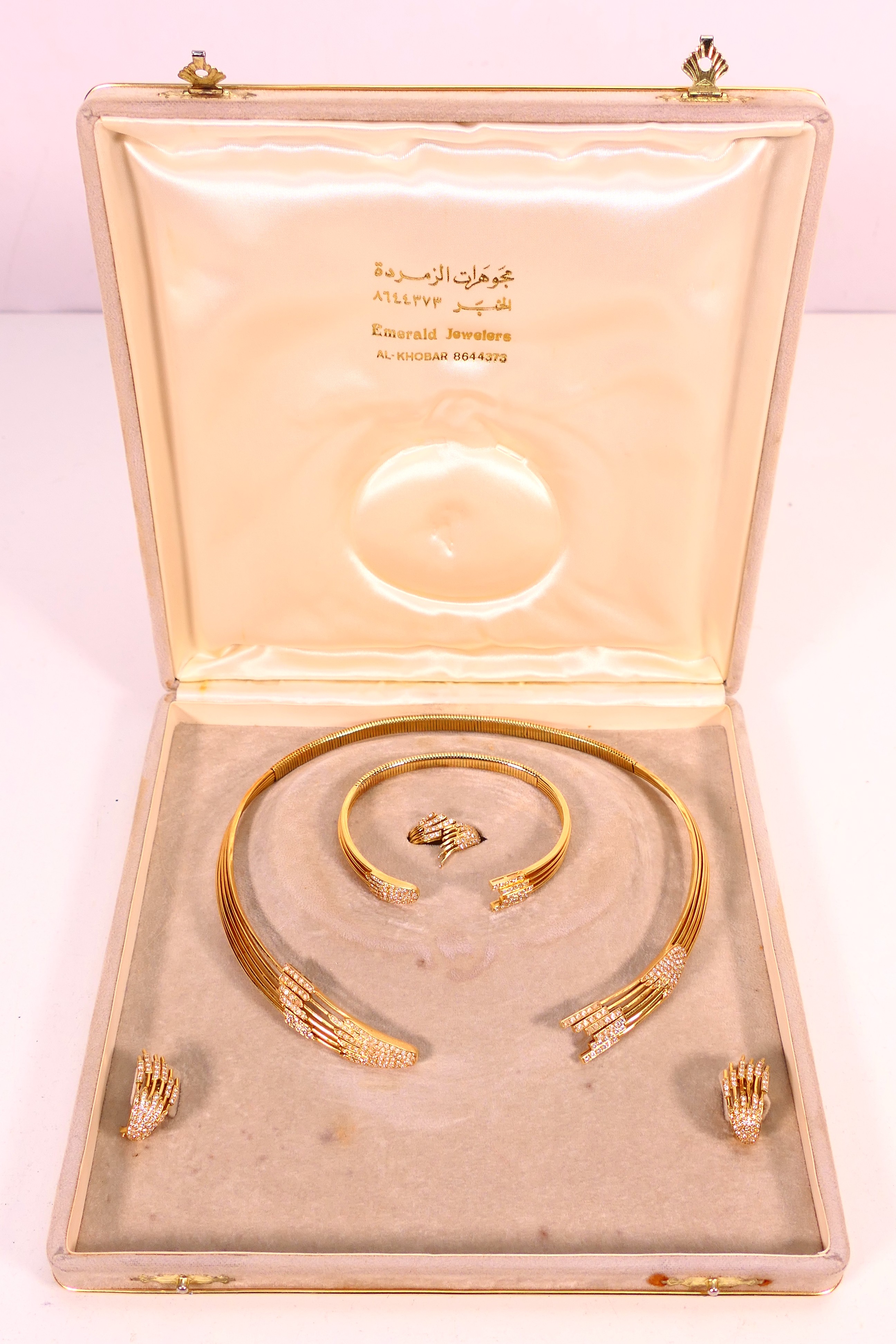 Fine Art, Antiques & Collectables Auction