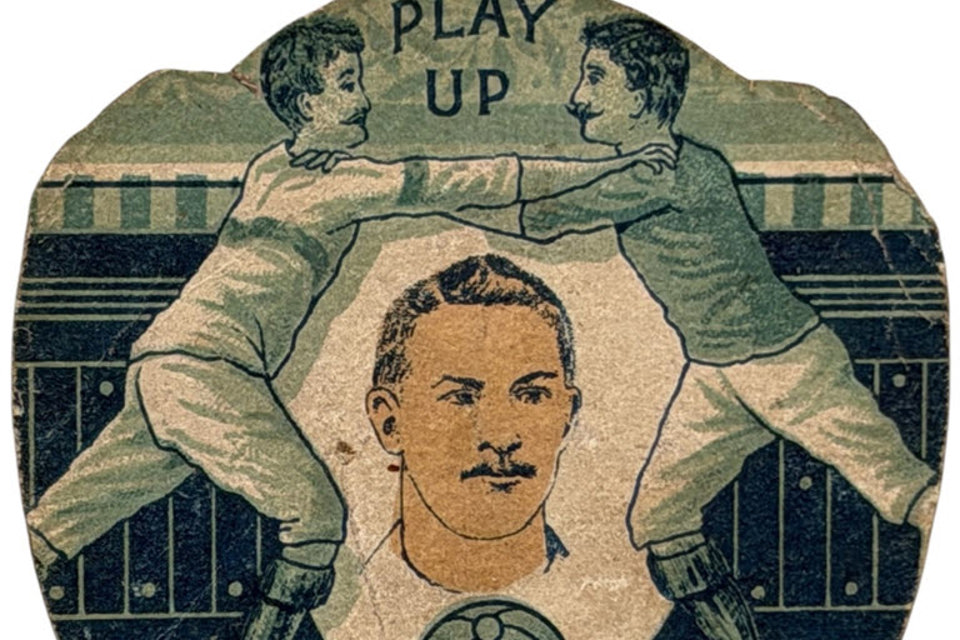 A trade card featuring Billy Bassett of West Bromwich Albion