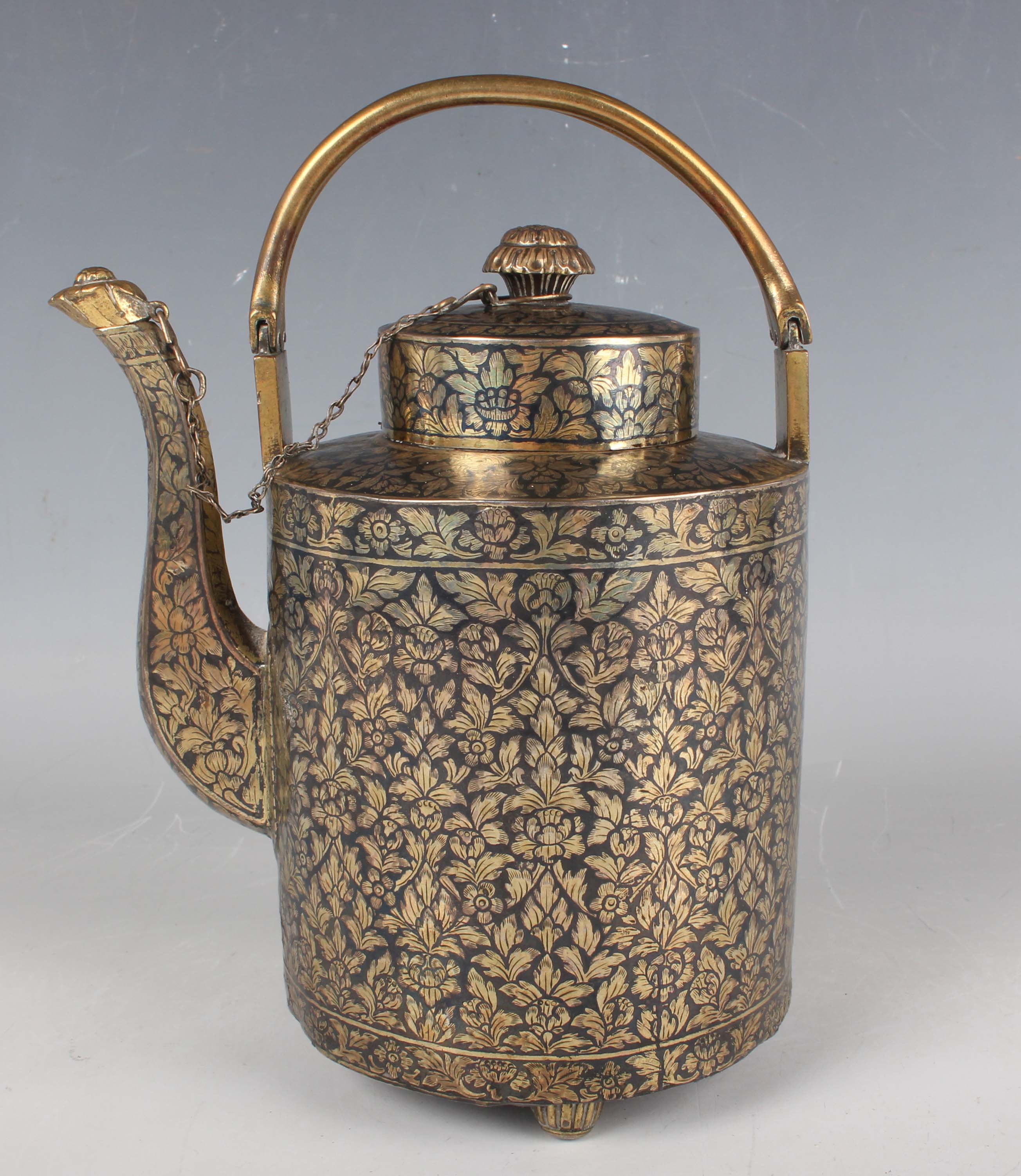 Asian & Islamic Ceramics & Works of Art