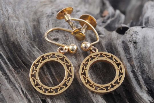 A pair of Edwardian 9ct gold pendant earrings