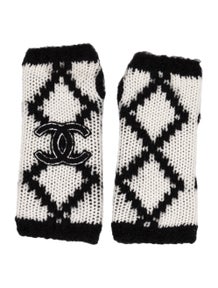 Knitted CC Fingerless Gloves