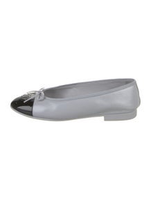 Interlocking CC Logo Leather Ballet Flats
