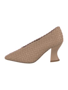 Intrecciato Weave Leather Pumps