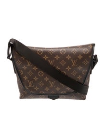 LV Monogram Trotteur
