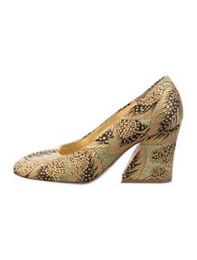 Patterned Pumps