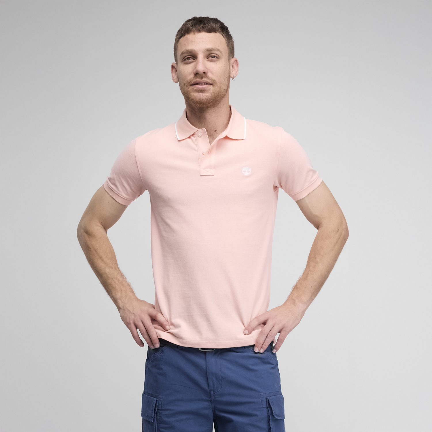 פולו עם שרוולים קצרים ולוגו