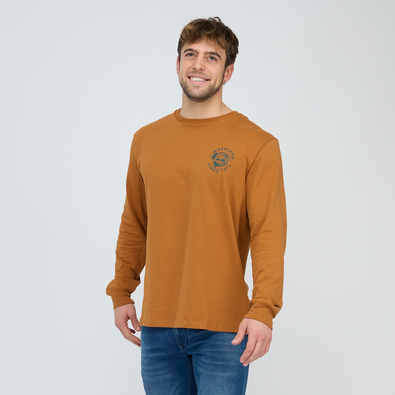 טי שירט עם הדפס אחורי