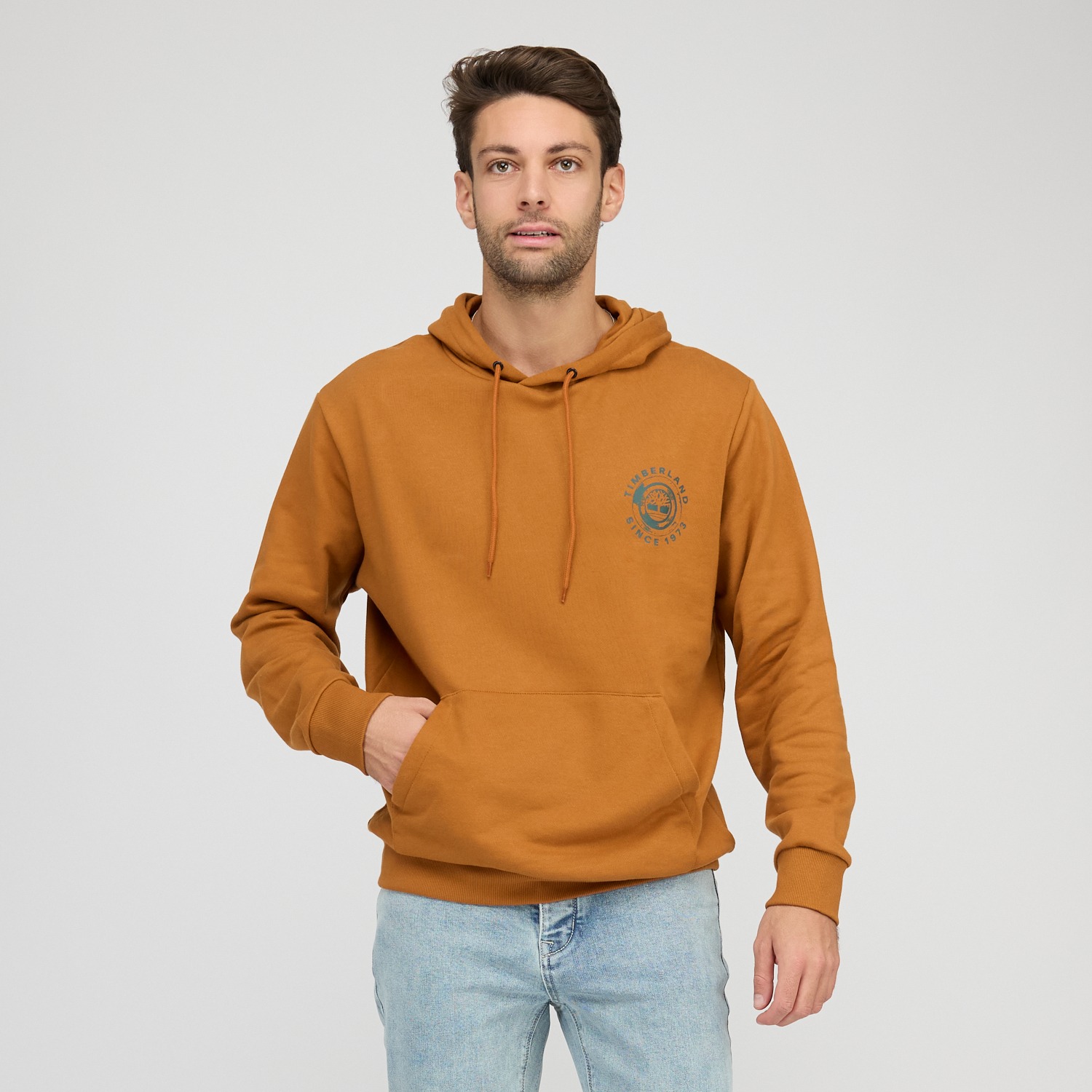 קפוצ’ון עם הדפס לוגו בגב