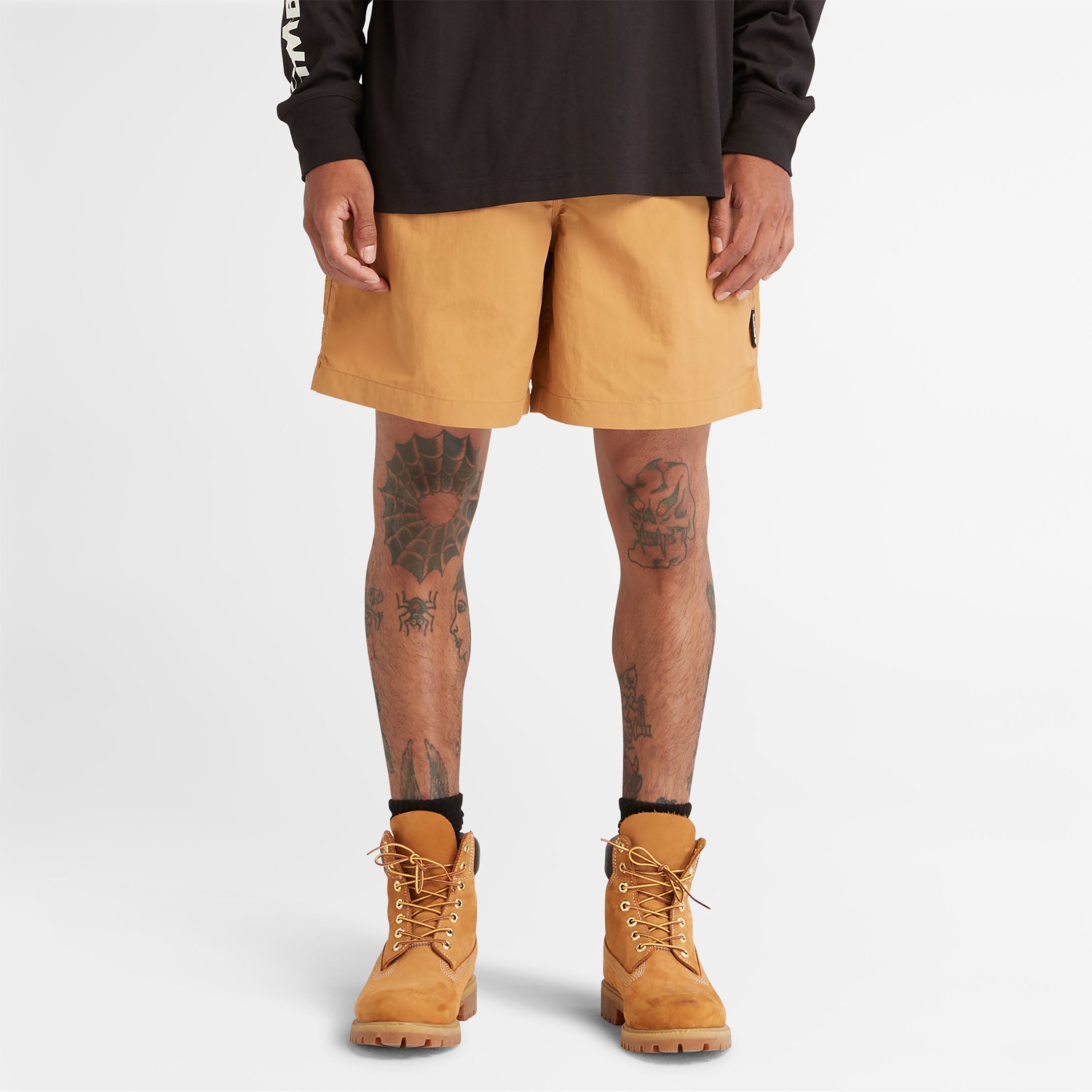 מכנסיים קצרים לגברים