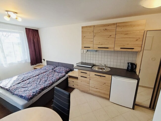 CHKO Třeboňsko blízko hranic + parkování