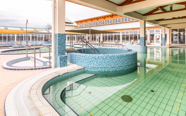 Maďarské termály neomezeně + bazén a sauny