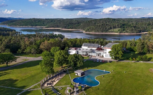 Hotel na břehu Orlické přehrady s wellness