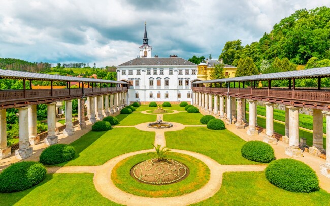 Lysice: Pobyt u zámku s wellness a vínem