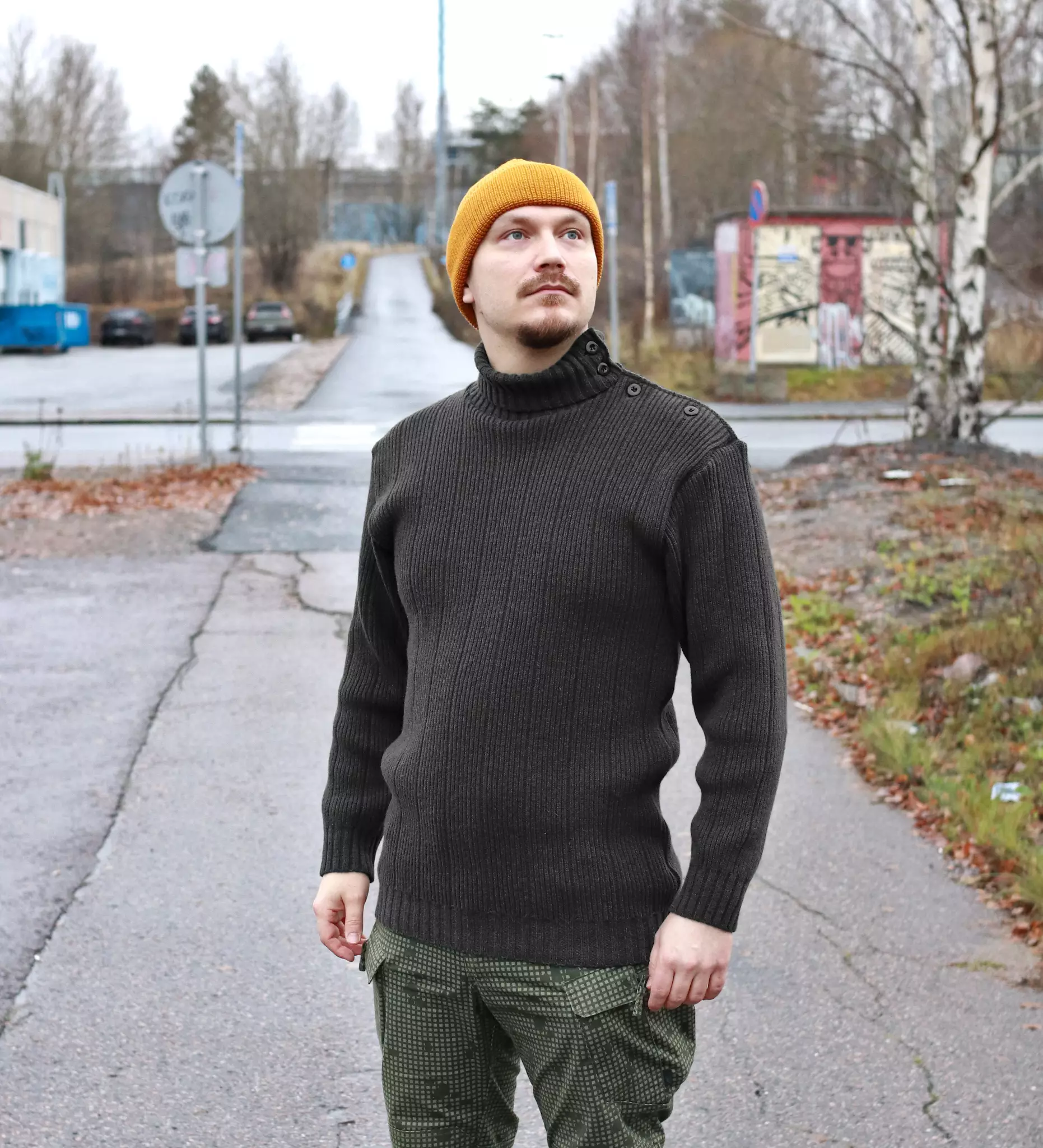 Image of Suomalainen villapaita nappikauluksella, tummanharmaa