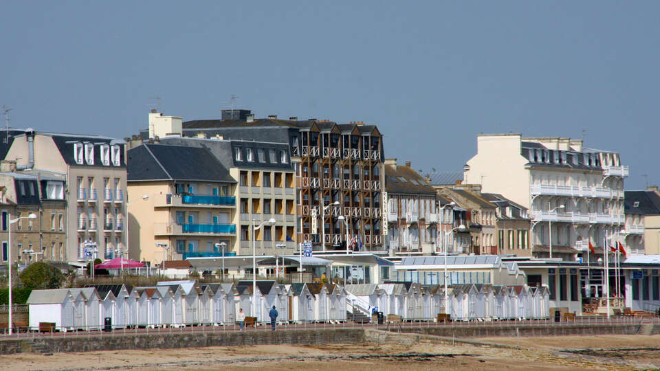 Séjour sur la côte normande à Luc Sur Mer, avec piscine