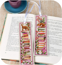  Vervaco - Bookmarks - Cats on Book Piles - Set of 2 (Cross Stitch Kit)