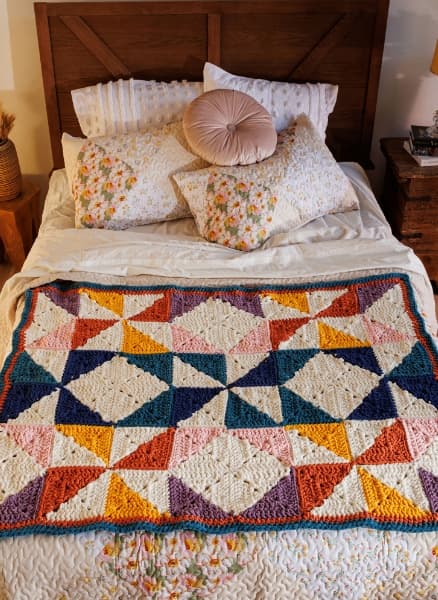 Free GeoSquares Crochet Blanket Pattern