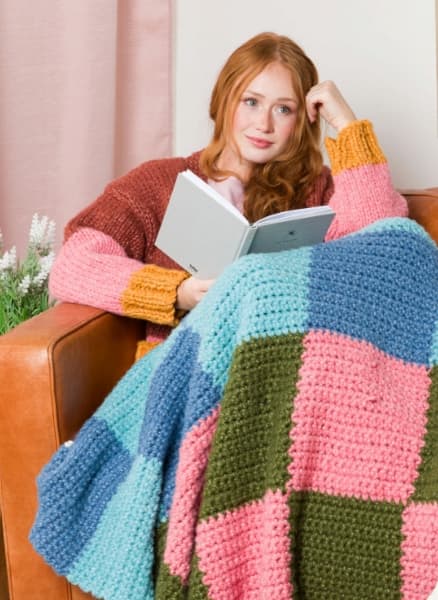 Free Crochet Contrast Check Blanket Pattern