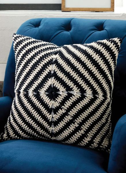 Free Line Up! Crochet Pillow Pattern