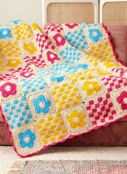 Free Flowers & Checks Crochet Blanket Pattern
