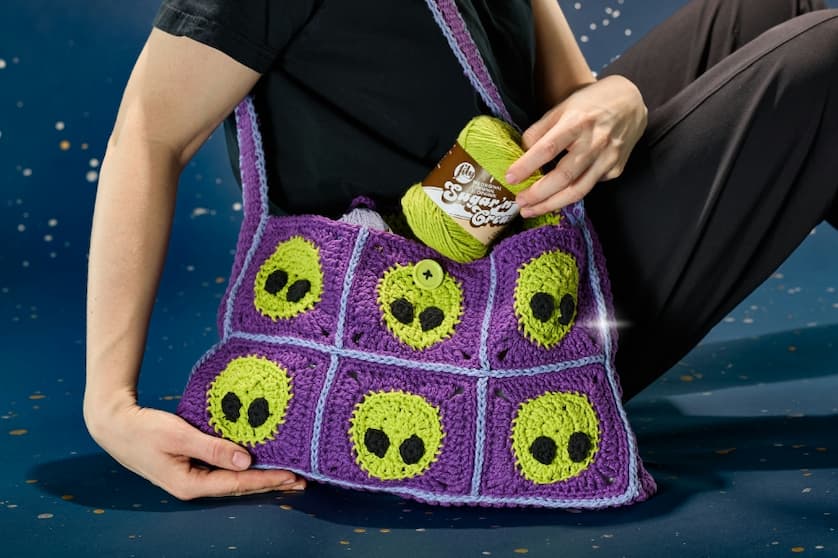 Free Lily Crochet Extraterrestrial Messenger Bag Pattern